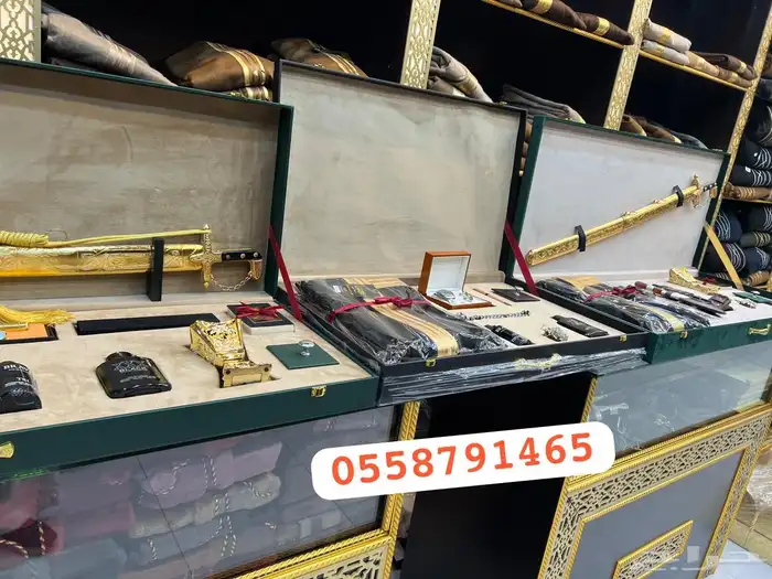 هدايا تقاعد طقم هدية بشت وسيف دروع تخرج هدية زواج 14