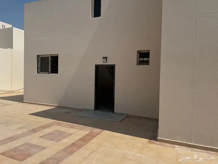 فيلا جديدة للإيجار إسكان الشواجرة 5