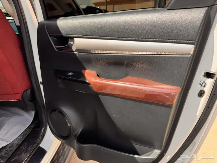 هايلكس 2022 بنزين دبل اوتماتيك بحالة الوكالة ممشى قليل 24