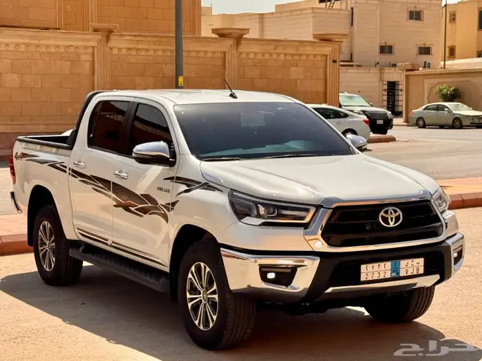 هايلكس 2022 بنزين دبل اوتماتيك بحالة الوكالة ممشى قليل 4