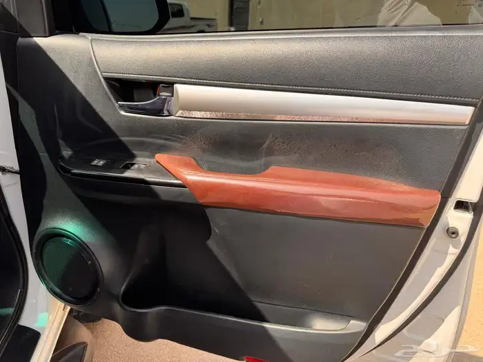 هايلكس 2022 بنزين دبل اوتماتيك بحالة الوكالة ممشى قليل 27