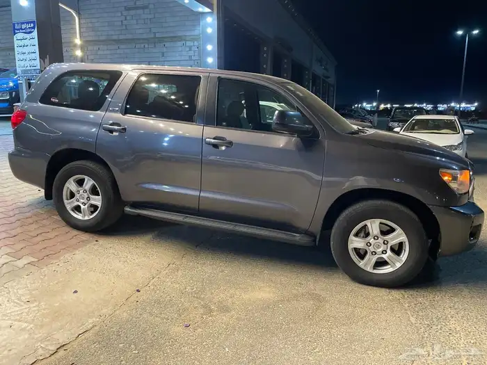 اسكويا موديل 2013 عداد 299 الف دبل ثلاجه بودي بلد 0