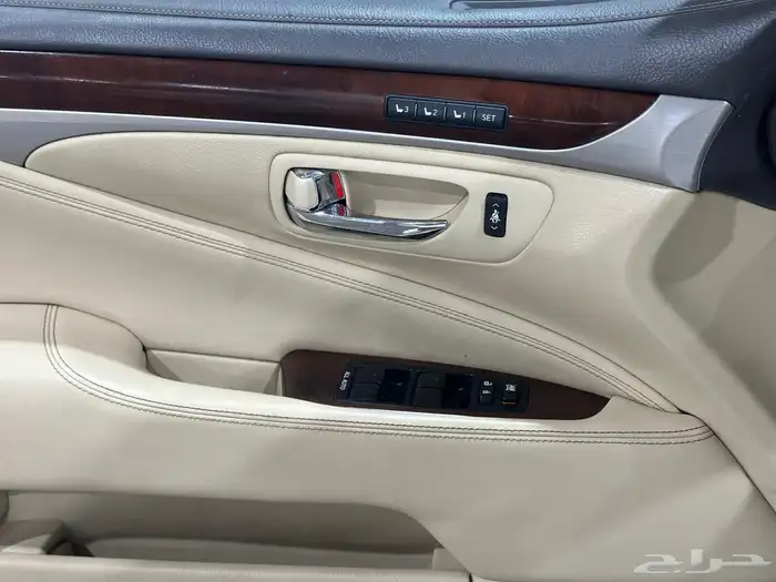 لكزس LS 460 L فل كامل موديل 2013 عداد 62 الف 20