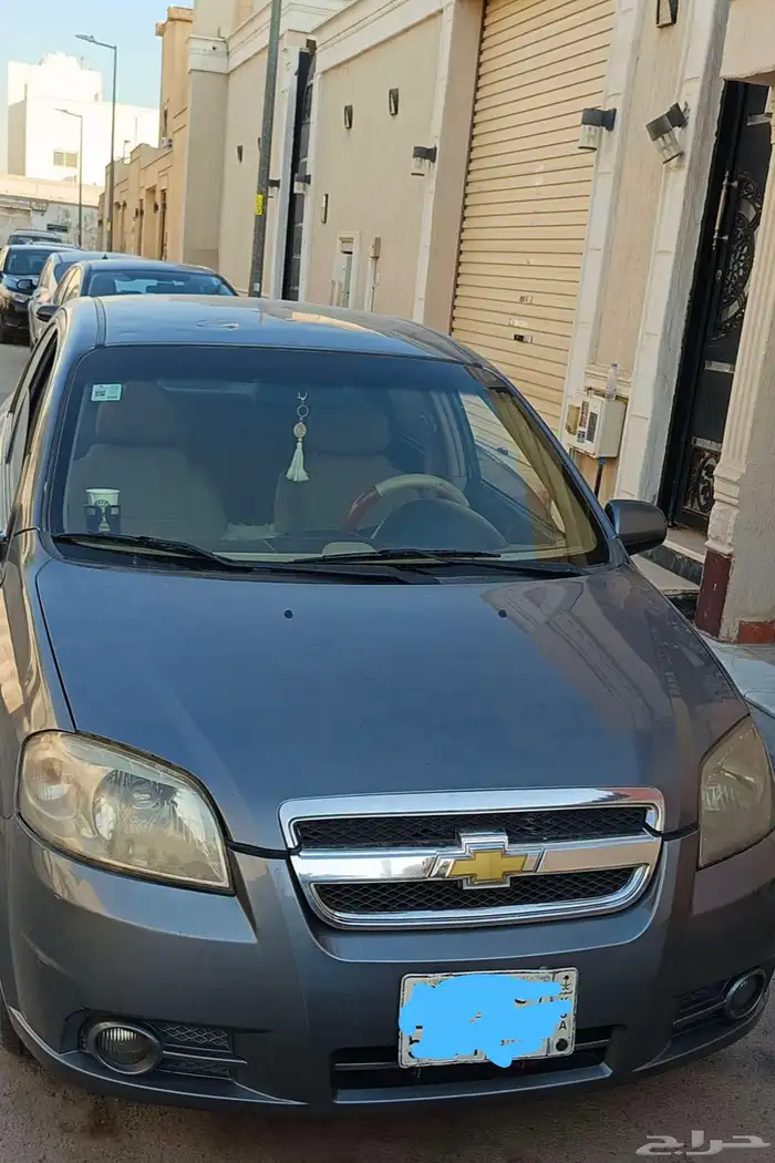 سيارة آفيو نظيفة 0