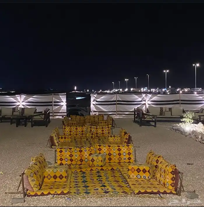 للبيع فود ترك بكامل اغراضه 0