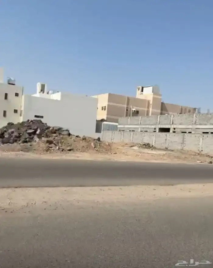 ارض للبيع في شوران ر داخل الحد على واجهتين 0