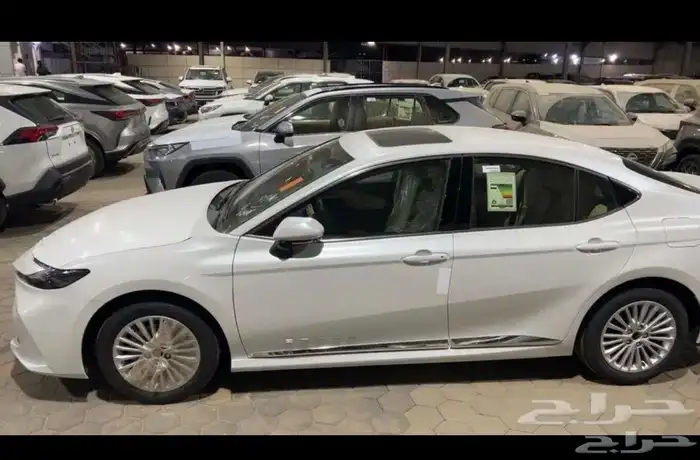 تايوتا كامري 2025 LE بنزين 4