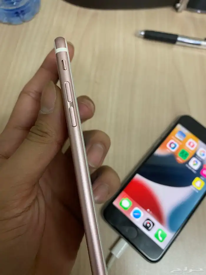 للبيع ايفون عدد 2 ايفون 6s 7