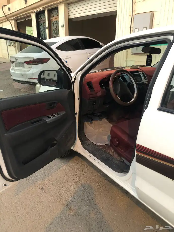 هايلوكس 2012 خليجي جديده منوة المستخدم ماشية 180 الف فقط 12