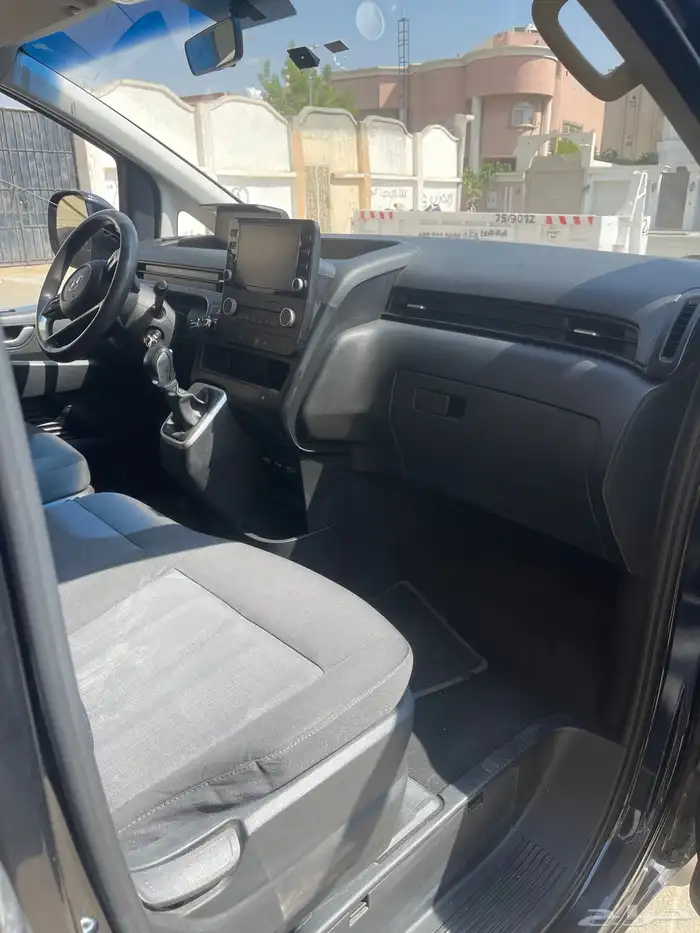 هونداي ستاريا 2022 14