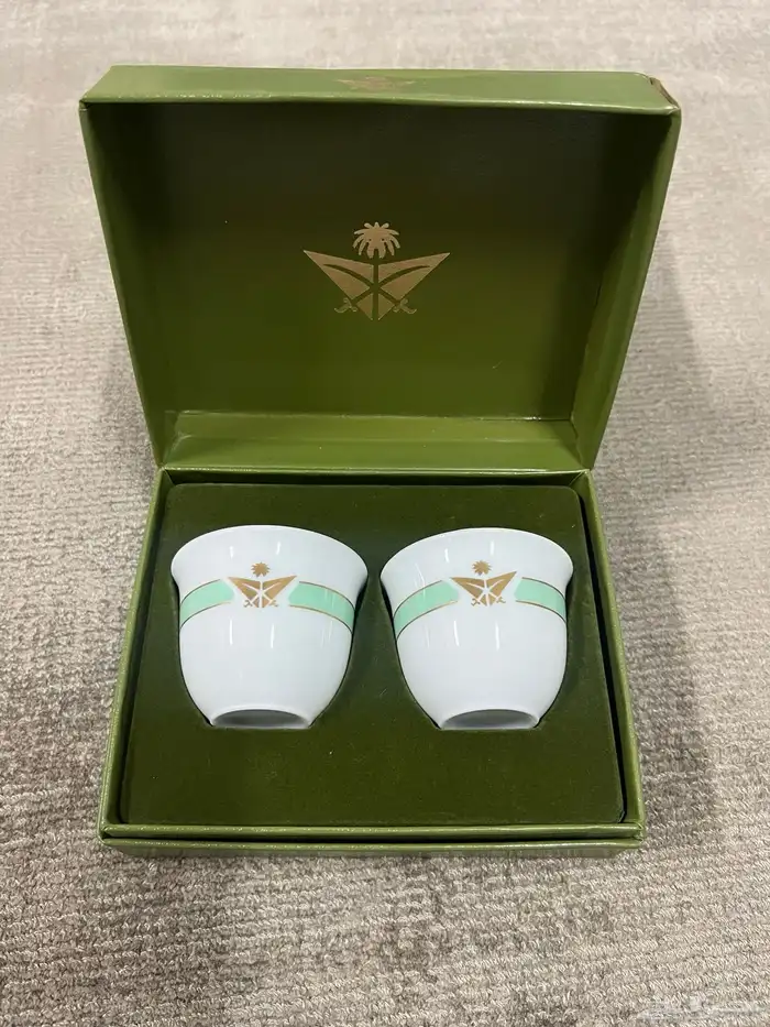 طقم فناجيل الخطوط السعودية 1