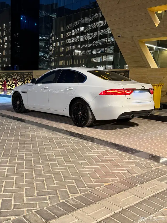 جاكوار XF 18