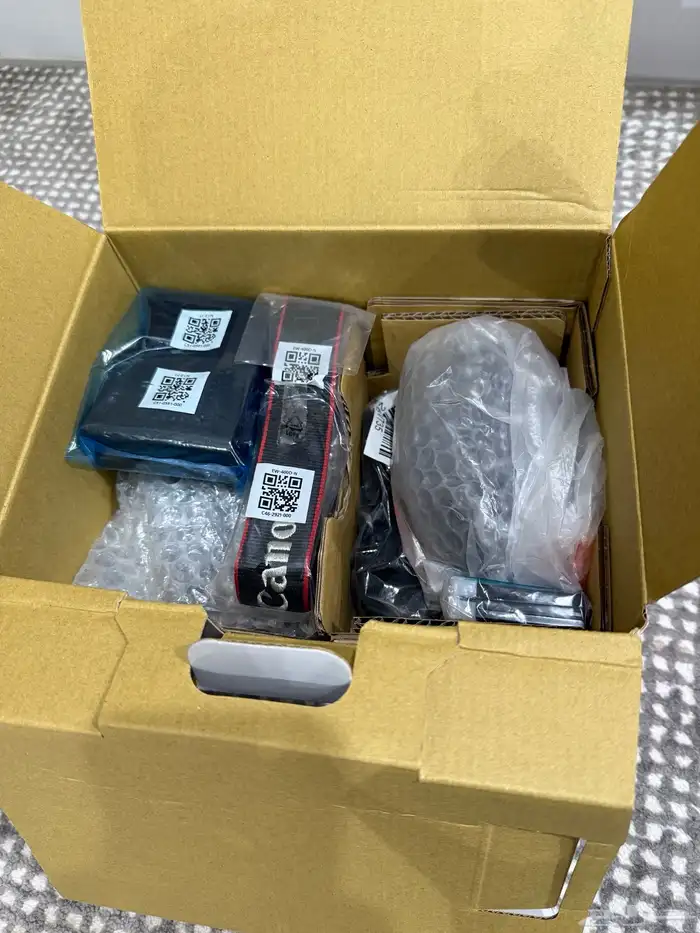 كاميرة كانون 250d مع عدسة تقريب 5