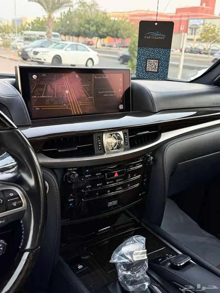 لكزس LX570 2021 10