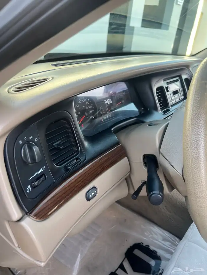 فورد كراون فيكتوريا سعودي 2009 13