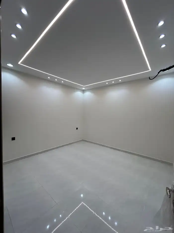 للبيع شقق فاخرة موقع متميز حي الإسكان وسط الخدمات 520 الف 18