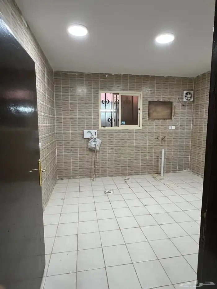 للايجار دور ارضي فالمجمعه حي المستقبل 5