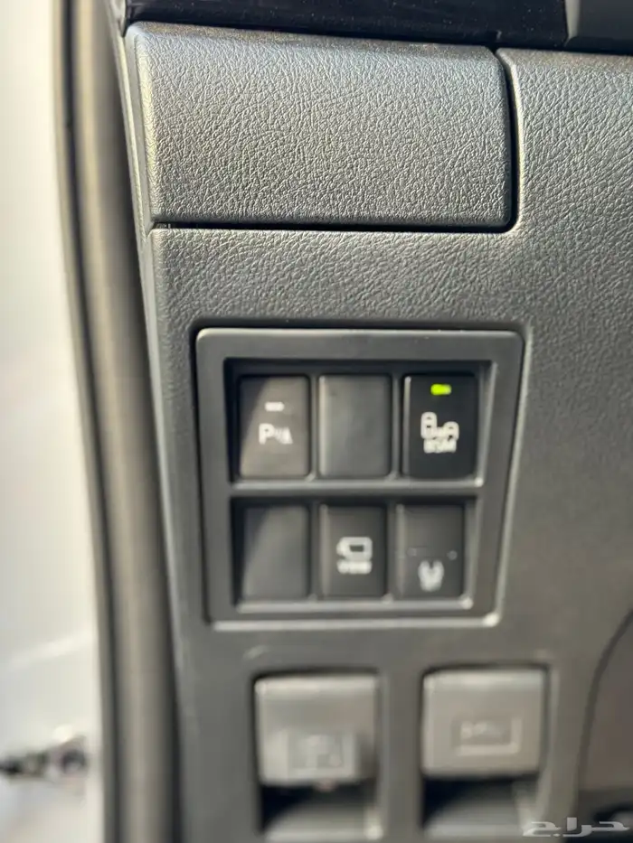 تويوتا هايلوكس GR رالي 6 سلندر موديل 2025 15