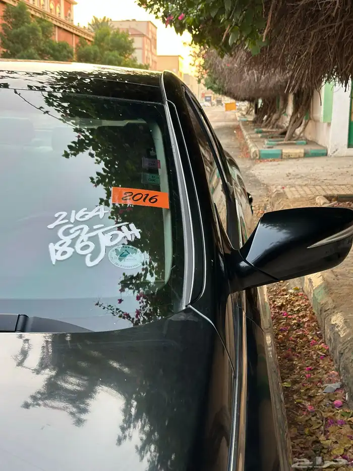 للبيع   أزيرا 2016 نظيفة ومعدلة بتعديلات خفيفة ومرتبة 5