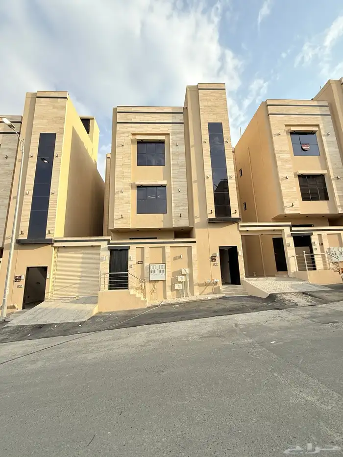 للبيع شقق علويه6غرف بأسطح خاصه ومصعد جاهز بسعر530الف 0