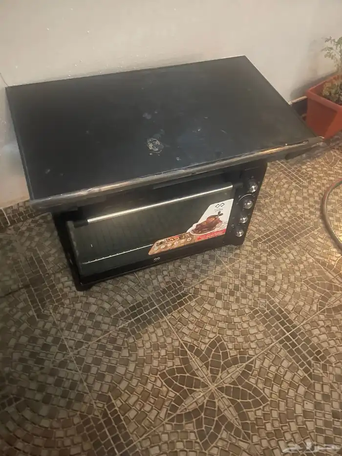 اجهزة مطعم ومكيف سبليت وكوايه ومكينة لقيمات وفرن كهربائي 3