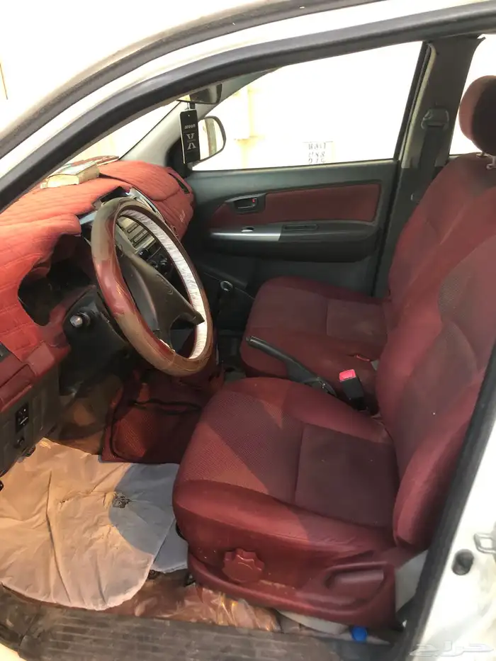 هايلوكس 2012 خليجي جديده منوة المستخدم ماشية 180 الف فقط 13