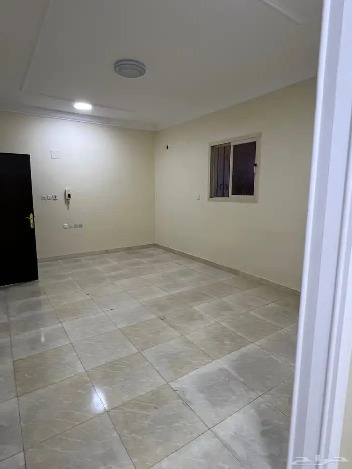 للايجار دور ارضي فالمجمعه حي المستقبل 2