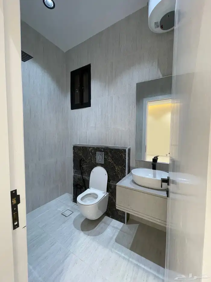 دور ارضى بحوش ب 620 الف باالقرب من طريق ابها الخميس والمطار 12