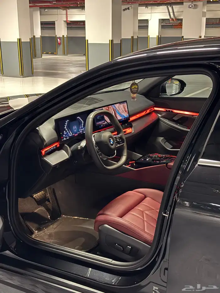 للبيع BMW 520i 2025 11