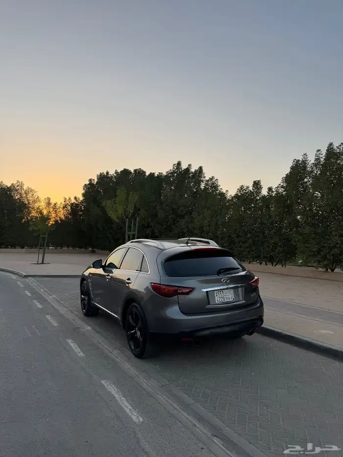 انفينتي qx70 2016 3
