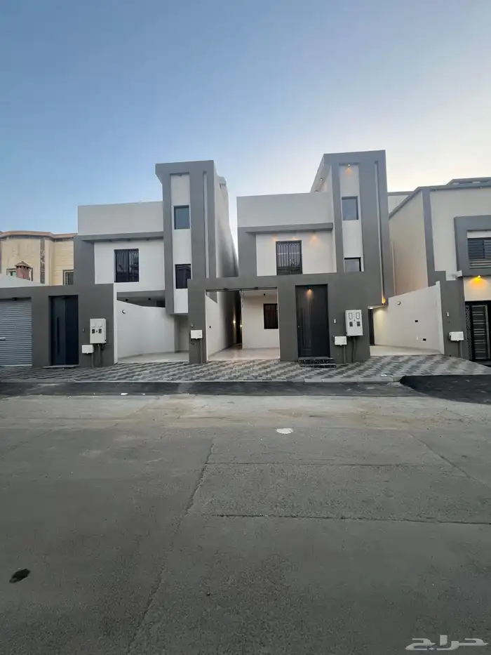 للبيع شقة ارضية فاخرة حي العزيزية احد رفيدة 0