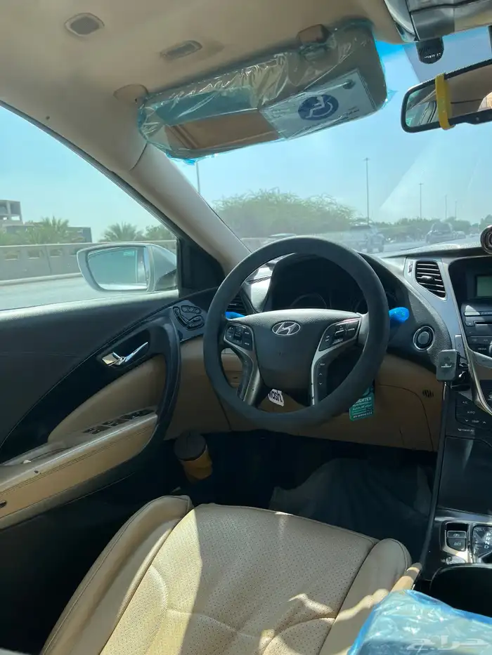 ازيرا 2015 فل كامل ممشى قليل نظيفه جدا 9