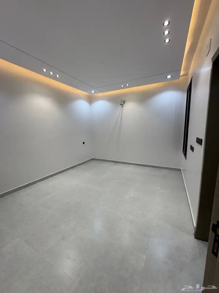 للبيع روف علوي دور ثاني مع ملحق بمشب مدخل مستقل بسعر مناسب 12