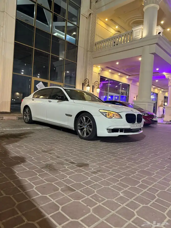 BMW750 موديل 2010 7
