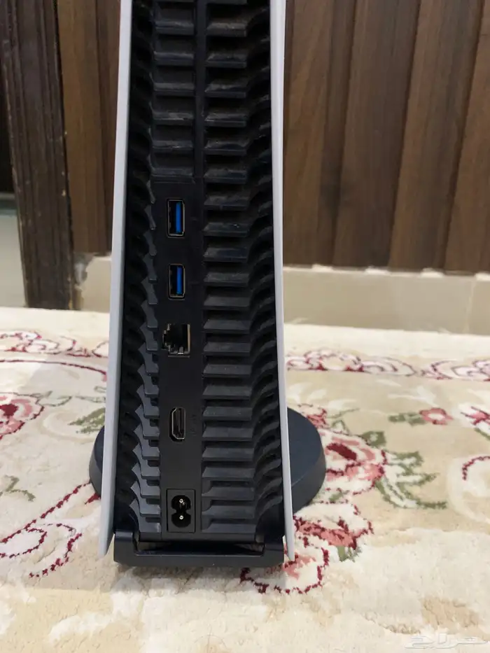 بلايستيشن 5 ديجتال مع يد وقاعدته والاسلك 2