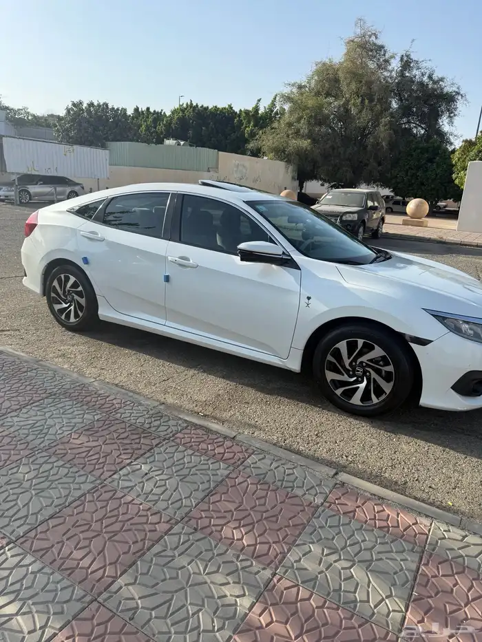 هوندا سيفيك 2016 مفحوصة و مجددة بدون اي ملاحظه سعر البيع 35 0