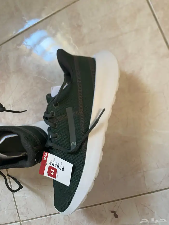 حذاء رياضي للبيع 1