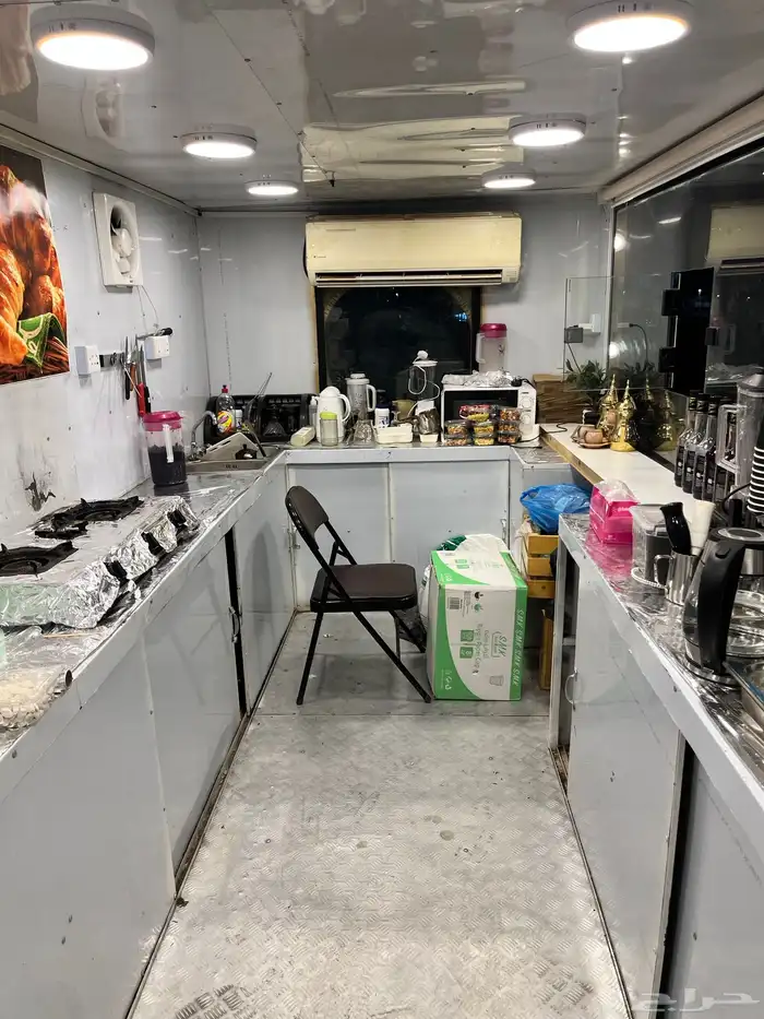 فود ترك 6 متر بكامل تجهيزاته فريزر مكيف ماطور كهرباء 2