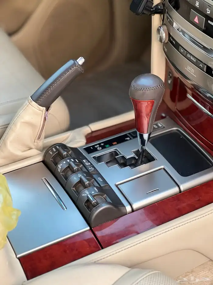 لكزس LX570 2014 فل ( بريمي ) 34