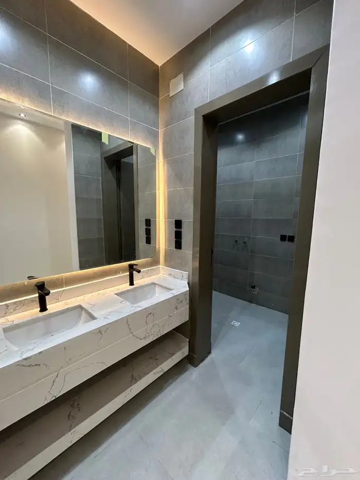 للبيع روف علوي بملحق مع مشب 8غرف 650الف 31