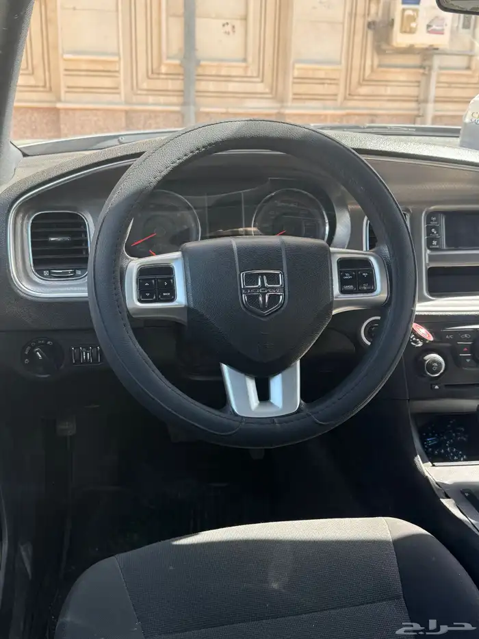 للبيع دوج تشارجر 2012 6