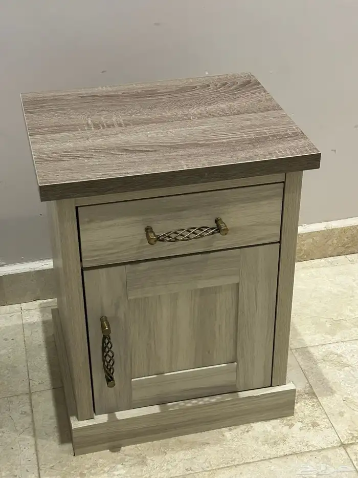 سرير - كمدينة - مرايه تسريحه- دولاب - كرسي تسريحه - كنب 1