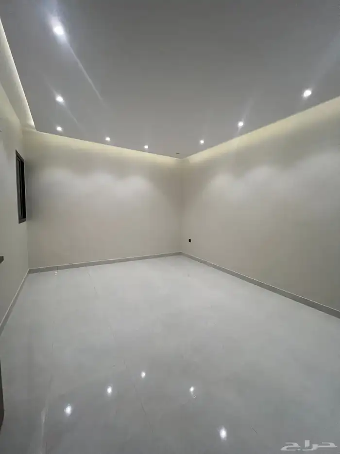 للبيع شقة ارضية فاخرة حي العزيزية احد رفيدة 12