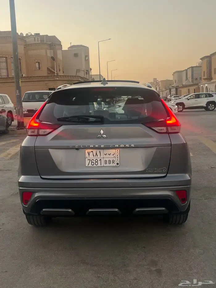 متسبيشي اكلبيس كروس2022 5