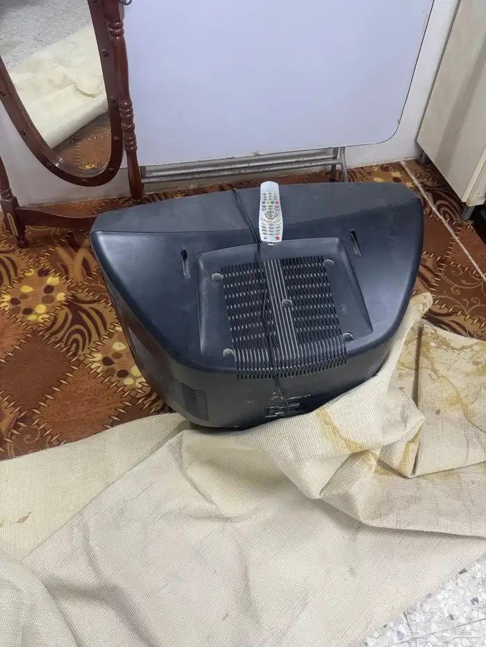 2 تلفزيون قديمه للبيع لا يفوتكم الأثريات 8