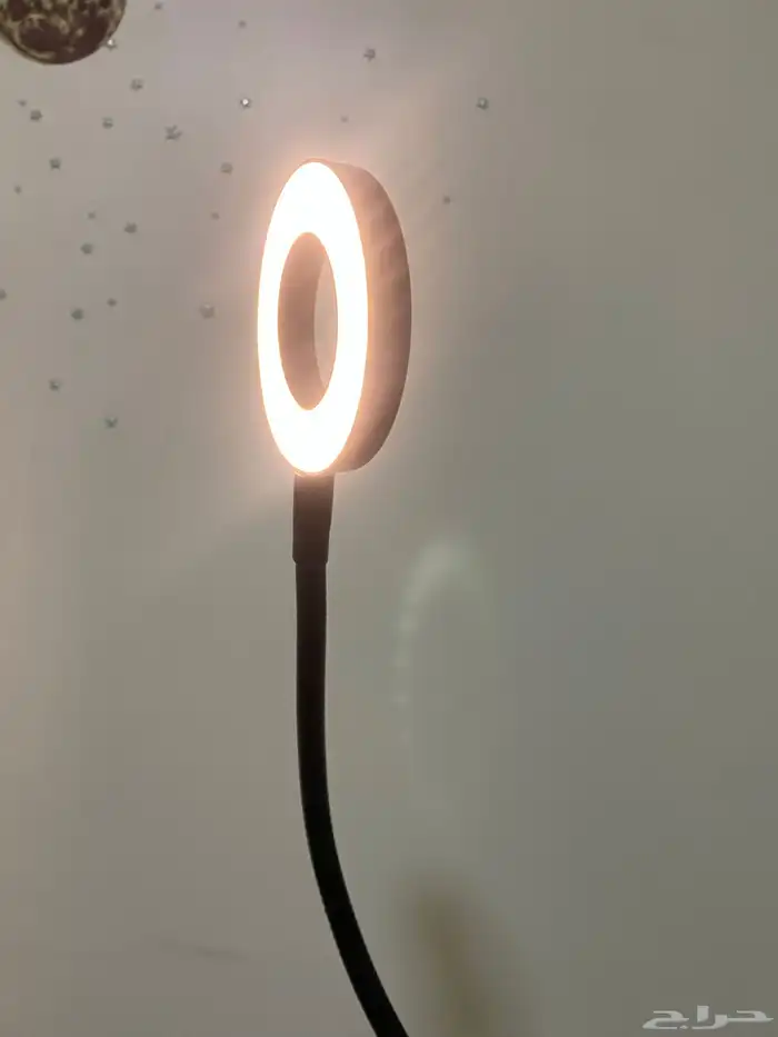 استاند اضاءة لتصوير مع مساكات للجوال مع ثلاث ألوان اضاءة 6