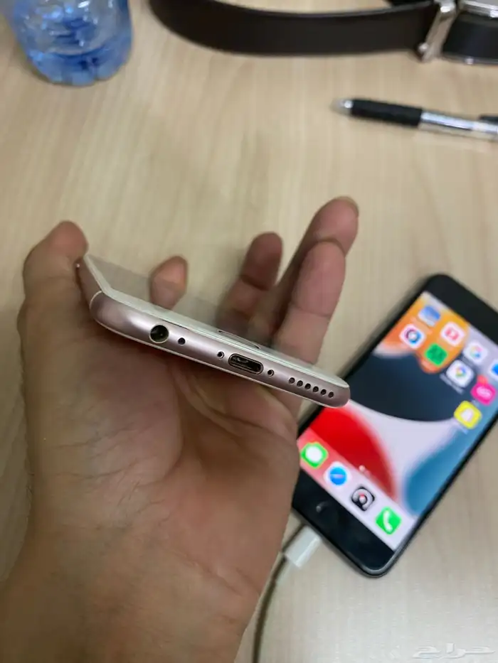 للبيع ايفون عدد 2 ايفون 6s 8