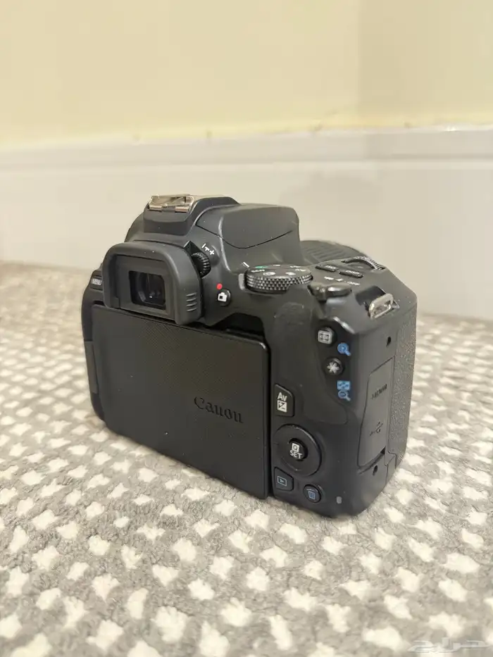 كاميرة كانون 250d مع عدسة تقريب 3