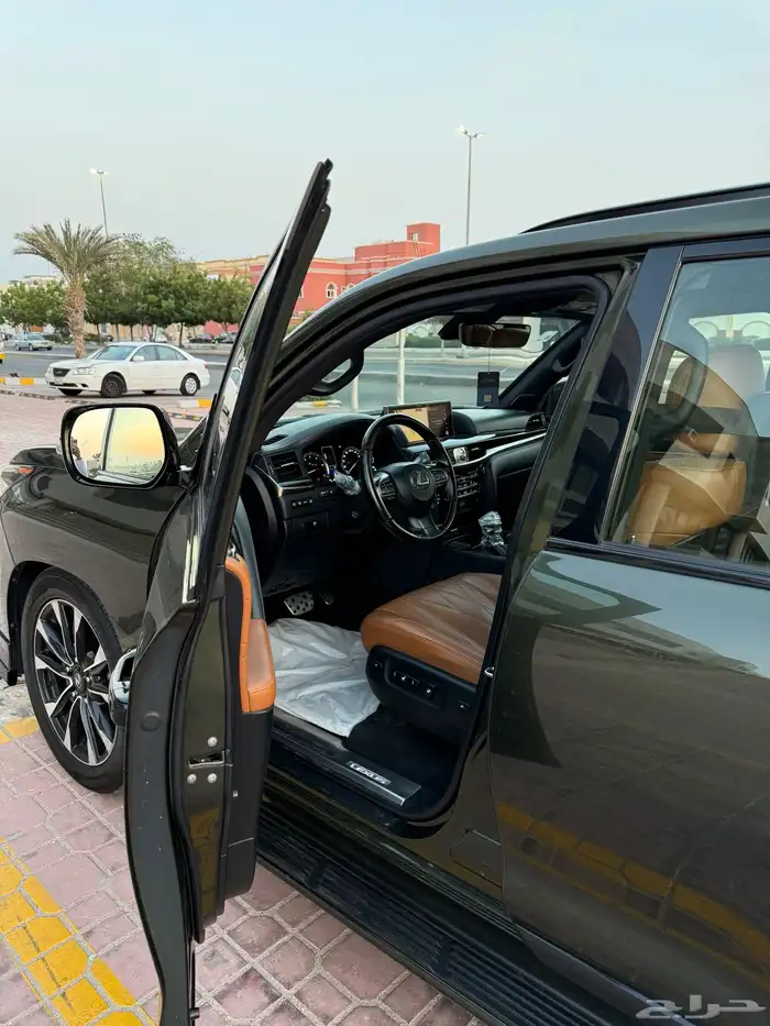 لكزس LX570 2021 3