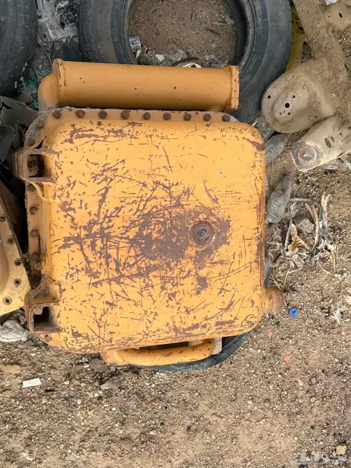 خزان هيدروليك بلدوزر 85 -12نظيف للبيع 0